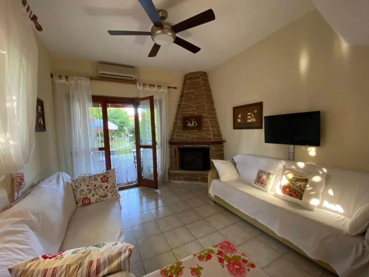 Georgia'S House Villa นิกิติ ภายนอก รูปภาพ