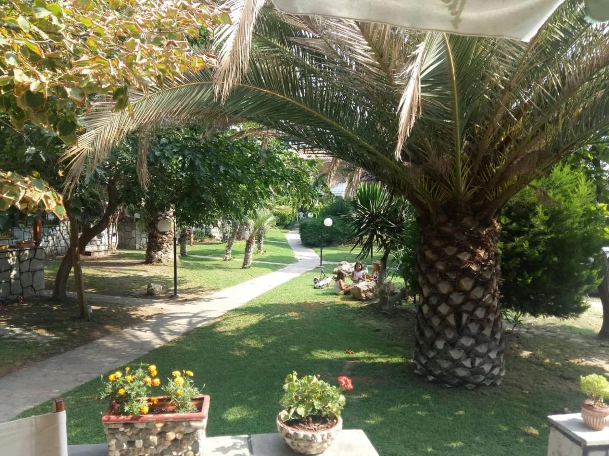 Georgia'S House Villa นิกิติ ภายนอก รูปภาพ